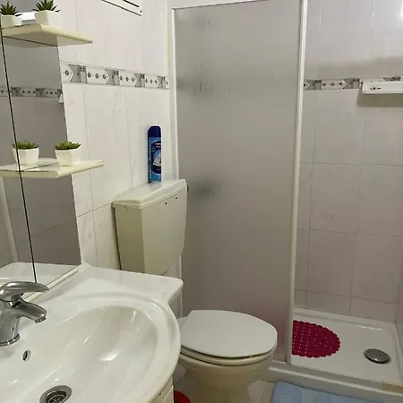 Cila'S Guest House 2 *